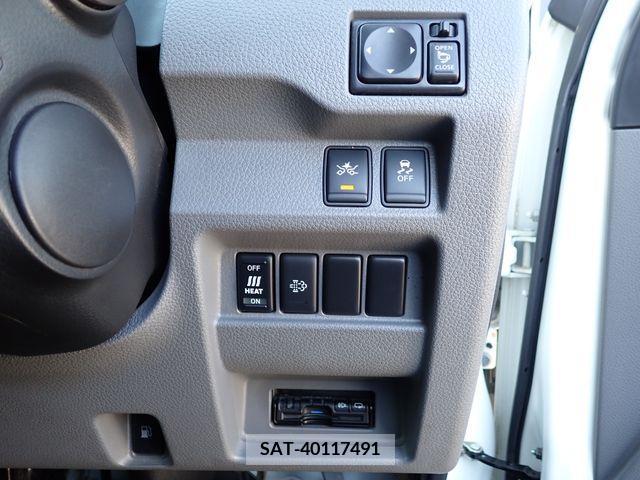Nissan NV350 Caravan 2017-08 212638-13