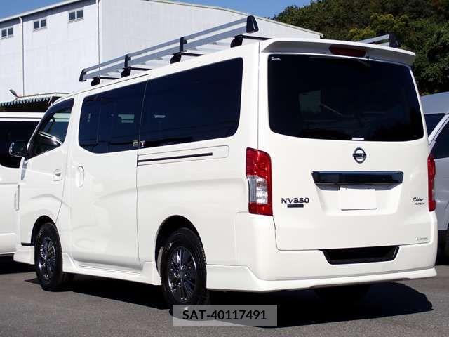 Nissan NV350 Caravan 2017-08 212638-3