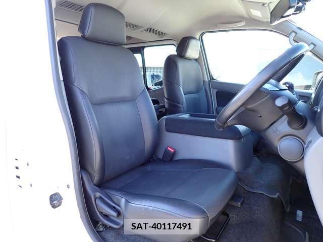 Nissan NV350 Caravan 2017-08 212638-18