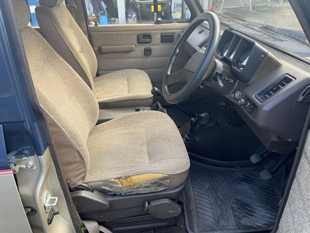 Isuzu BIGHORN 1985-08 20225-1