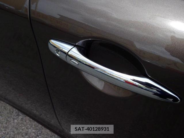Nissan FUGA 2015-08 250572-26