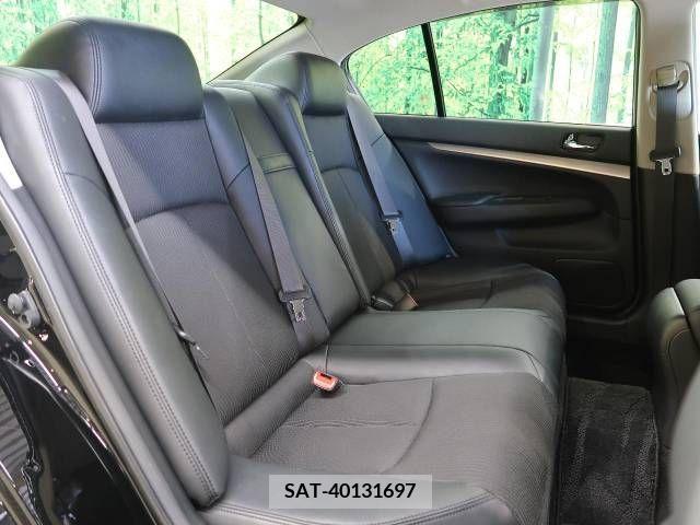 Nissan SKYLINE 2011-12 368320-9