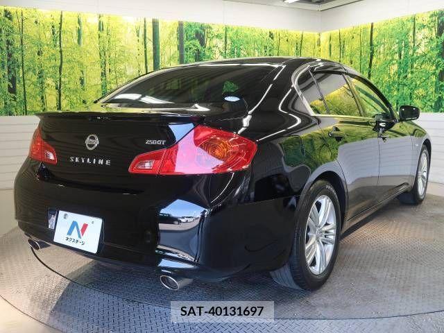 Nissan SKYLINE 2011-12 368320-17
