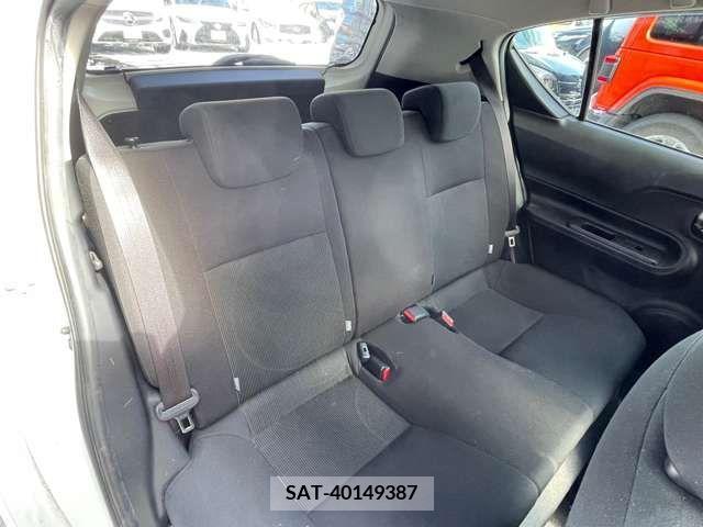 Toyota AQUA 2018-01 292294-13