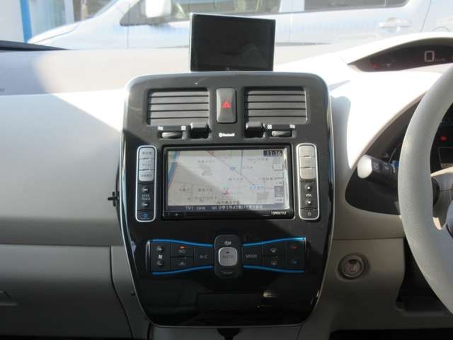 Nissan LEAF 2011-01 6269-12