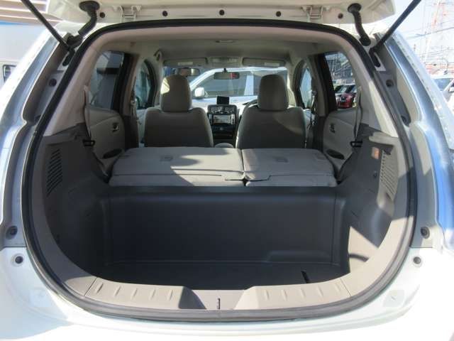Nissan LEAF 2011-01 6269-27