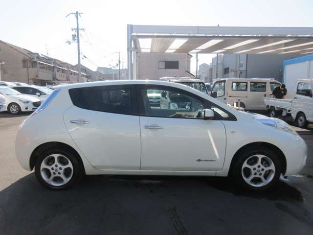 Nissan LEAF 2011-01 6269-5