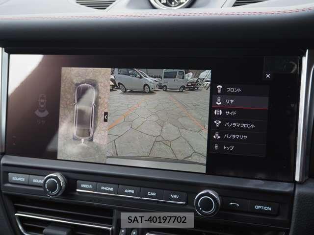 Porsche MACAN 2020-07 219435-16