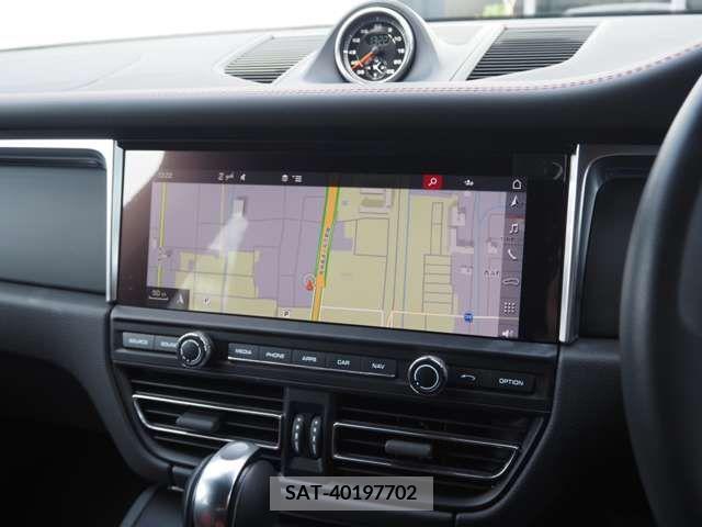 Porsche MACAN 2020-07 219435-15
