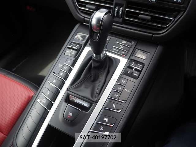Porsche MACAN 2020-07 219435-13