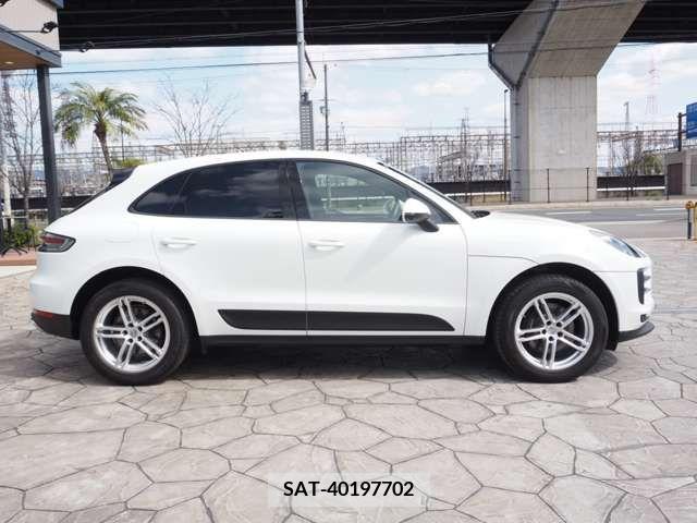 Porsche MACAN 2020-07 219435-10