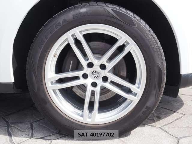 Porsche MACAN 2020-07 219435-7