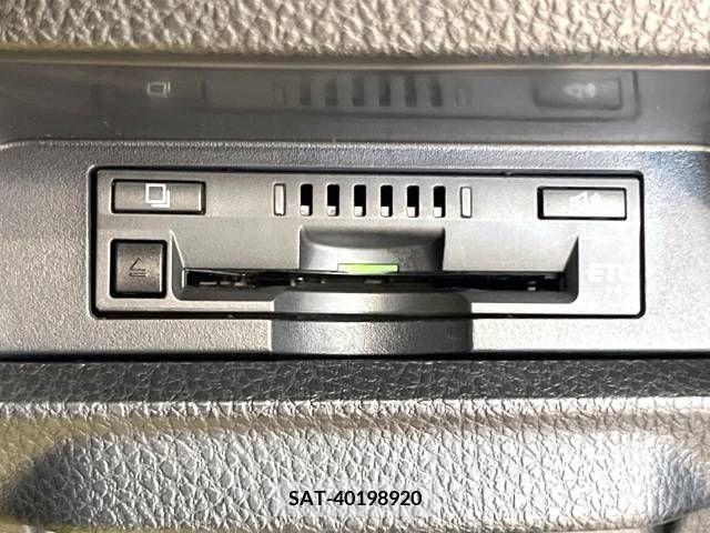 Toyota ESQUIRE 2019-08 390670-8