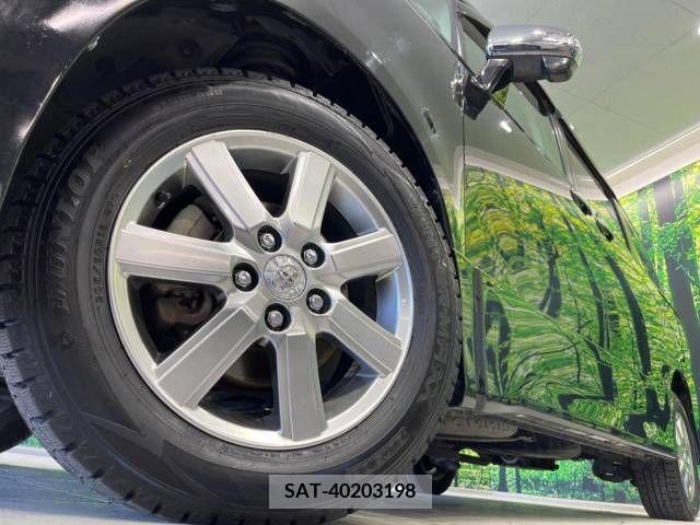 Toyota VOXY 2010-04 289332-14