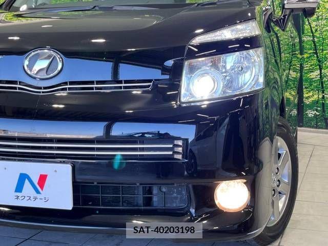 Toyota VOXY 2010-04 289332-13