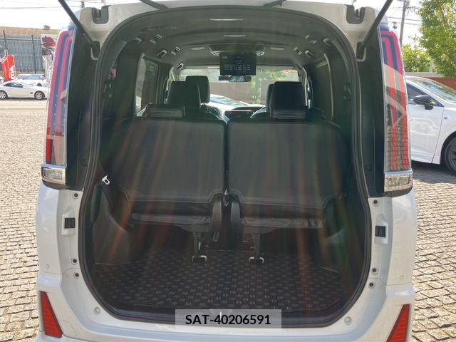 Toyota NOAH 2019-08 365133-26