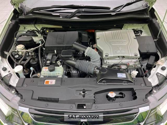 Mitsubishi OUTLANDER PHEV 2017-03 303556-18