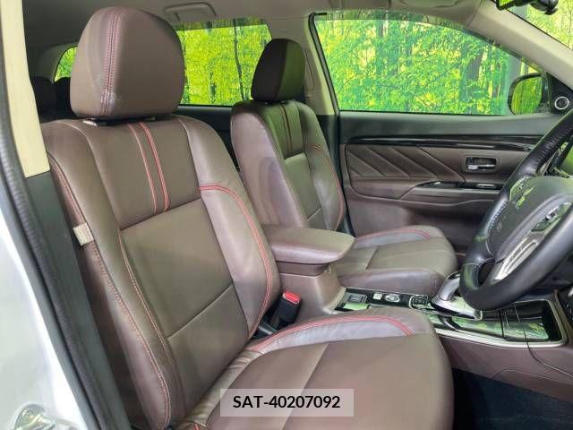 Mitsubishi OUTLANDER PHEV 2017-03 303556-8