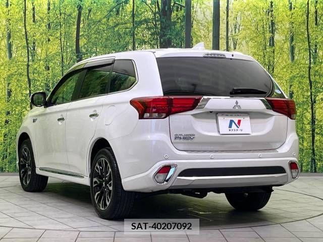 Mitsubishi OUTLANDER PHEV 2017-03 303556-17