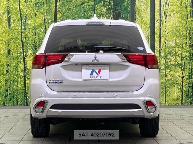 Mitsubishi OUTLANDER PHEV 2017-03 303556-15