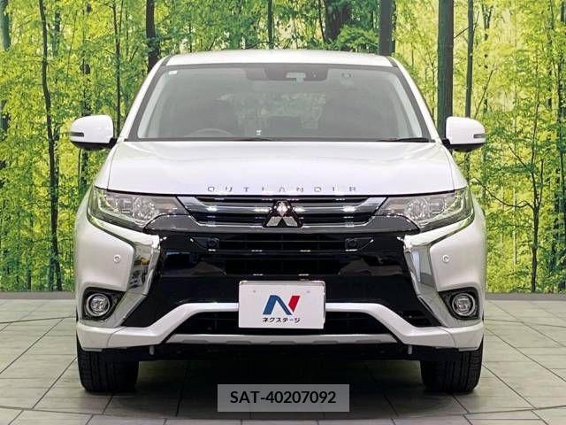 Mitsubishi OUTLANDER PHEV 2017-03 303556-14