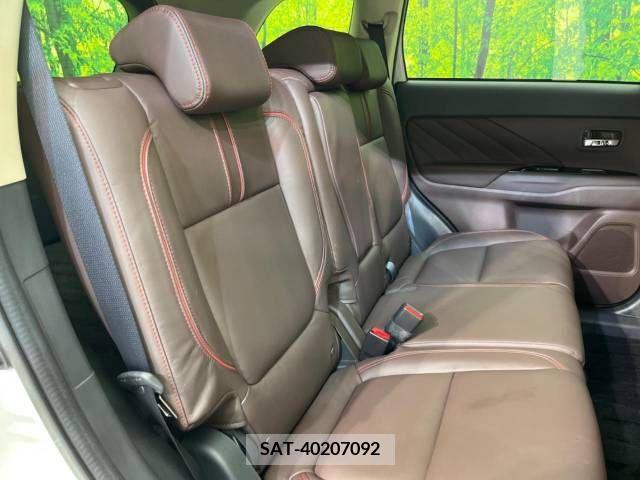 Mitsubishi OUTLANDER PHEV 2017-03 303556-9