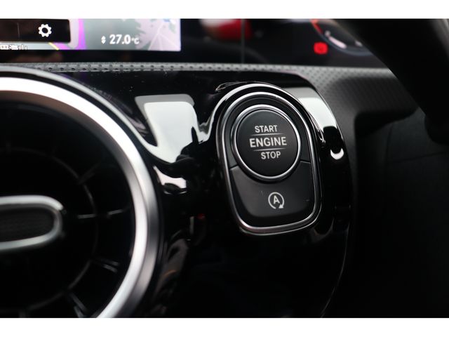 Mercedes Benz A-CLASS 2019-09 181584-15