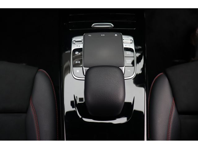 Mercedes Benz A-CLASS 2019-09 181584-13