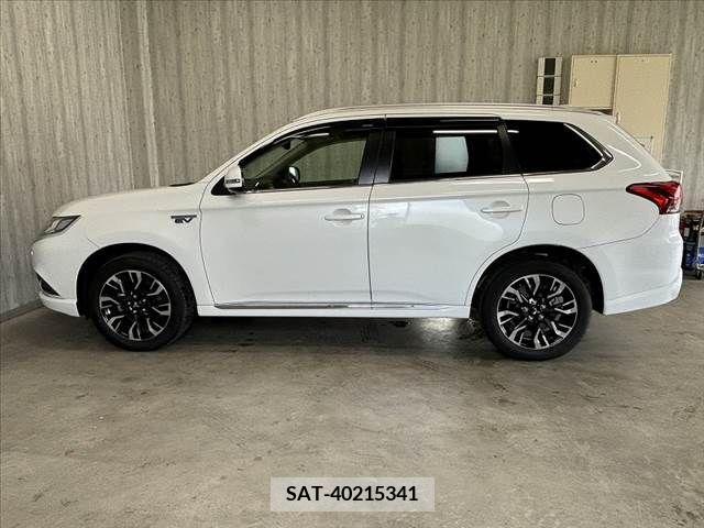 Mitsubishi OUTLANDER PHEV 2015-08 343458-11