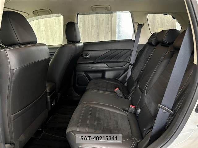 Mitsubishi OUTLANDER PHEV 2015-08 343458-18