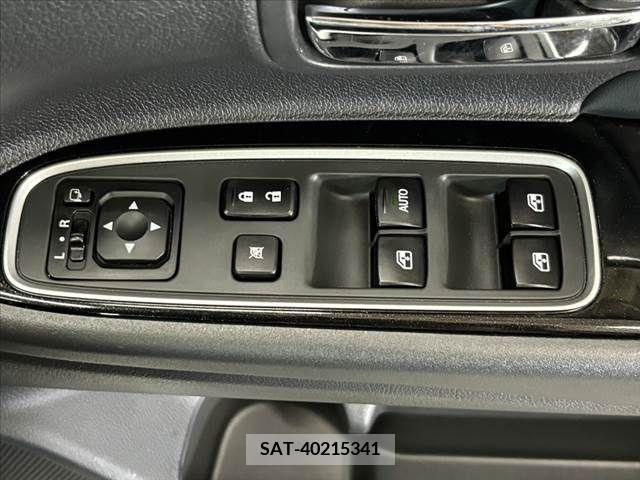Mitsubishi OUTLANDER PHEV 2015-08 343458-29