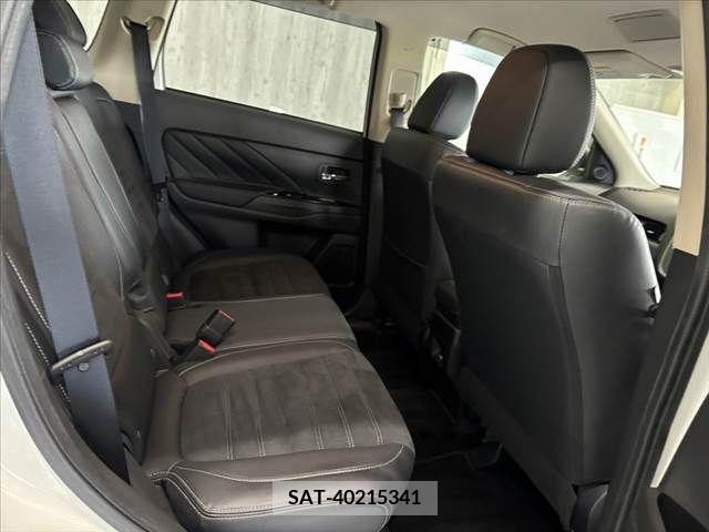 Mitsubishi OUTLANDER PHEV 2015-08 343458-16