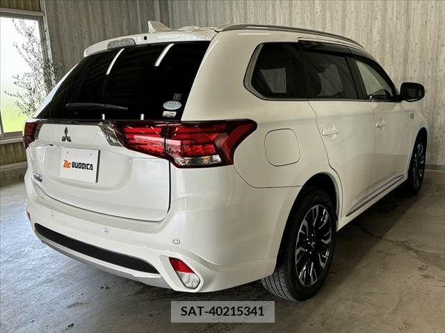 Mitsubishi OUTLANDER PHEV 2015-08 343458-14