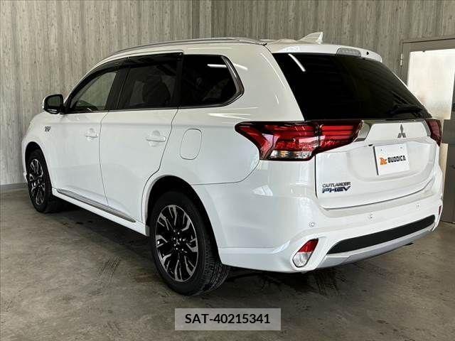 Mitsubishi OUTLANDER PHEV 2015-08 343458-12