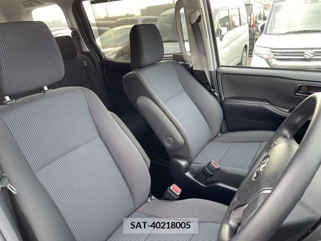 Toyota NOAH 2019-07 279530-4