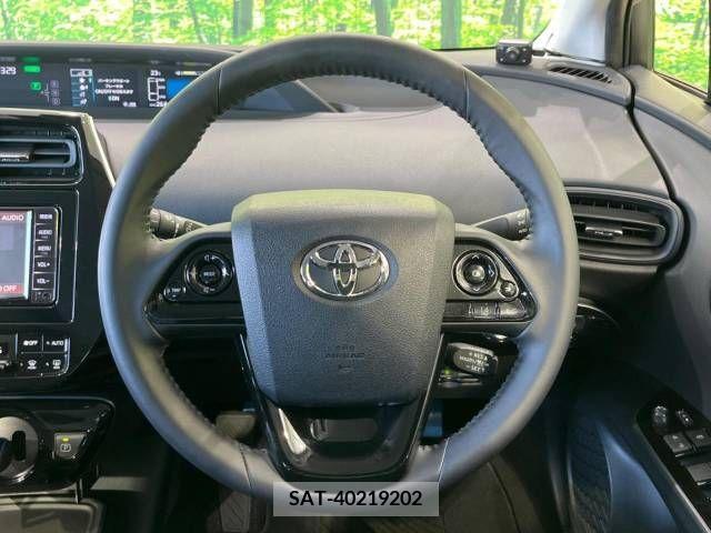 Toyota PRIUS 2019-04 282033-11