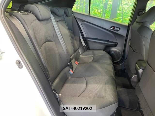 Toyota PRIUS 2019-04 282033-9