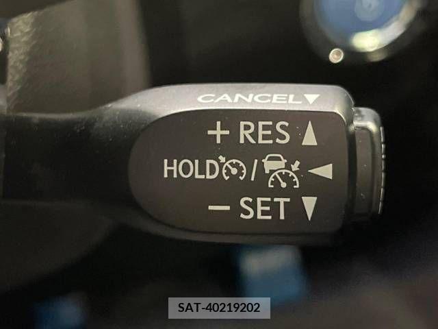 Toyota PRIUS 2019-04 282033-4