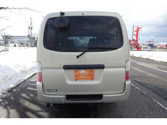 Nissan CARAVAN VAN 2011-04 21964-1