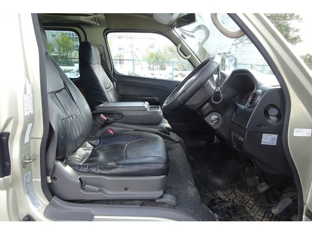 Nissan CARAVAN VAN 2011-04 21964-13