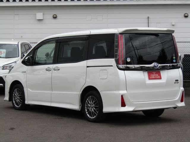 Toyota NOAH HYBRID 2018-09 12848-2