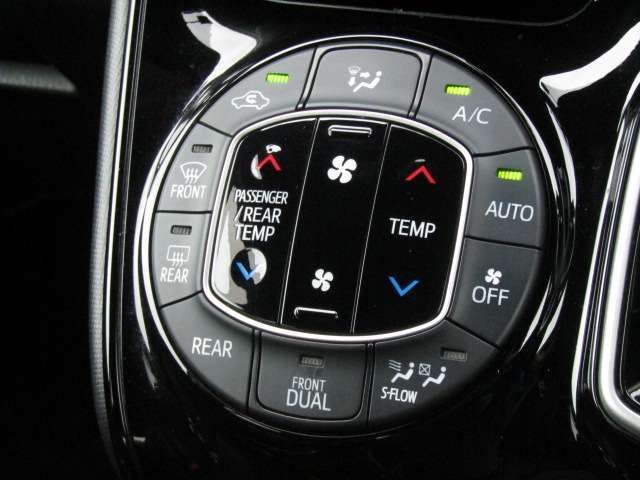 Toyota NOAH HYBRID 2018-09 12848-14