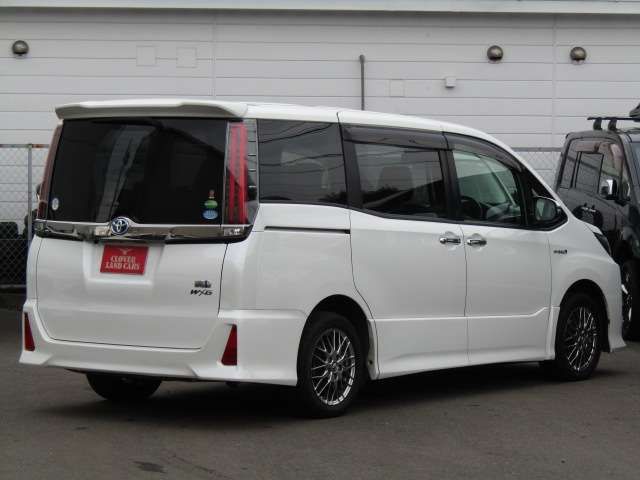 Toyota NOAH HYBRID 2018-09 12848-3