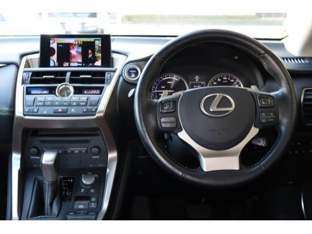 Lexus NX 2016-02 12856-12