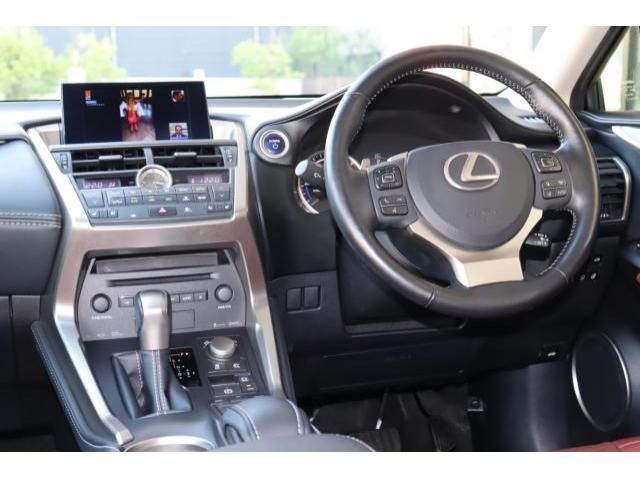 Lexus NX 2016-02 12856-1