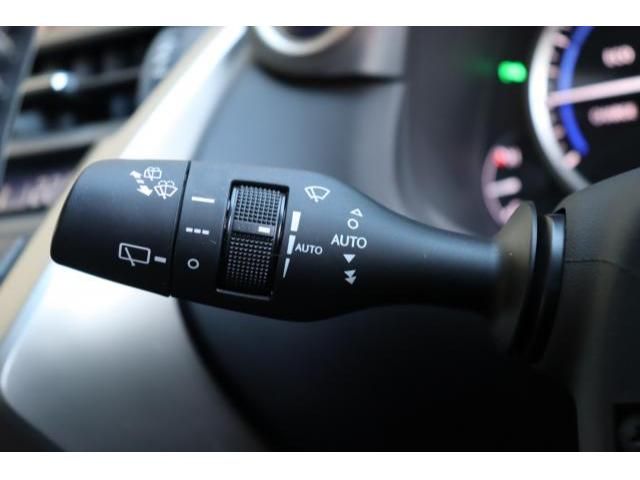 Lexus NX 2016-02 12856-21