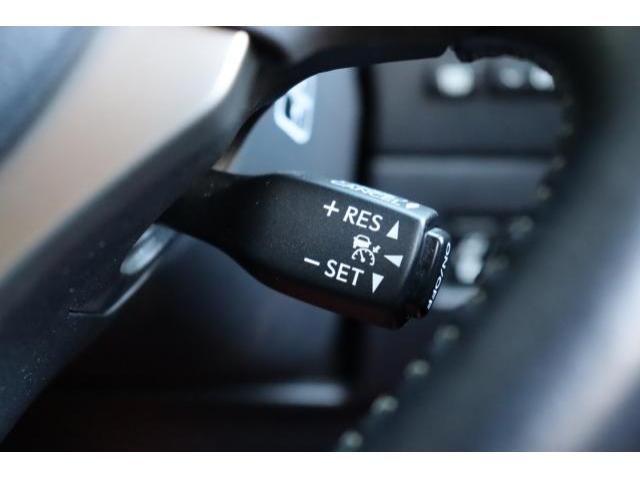 Lexus NX 2016-02 12856-9