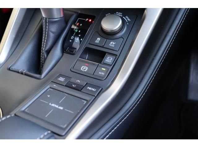 Lexus NX 2016-02 12856-16