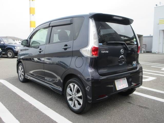 Nissan DAYZ 2014-07 1950-12