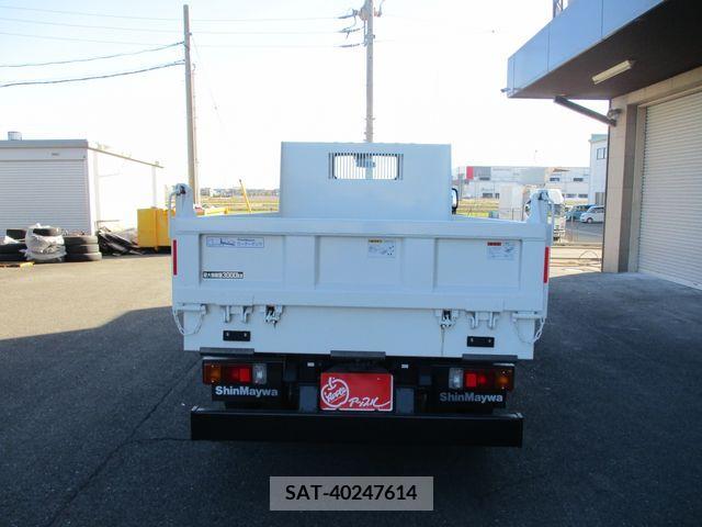Hino DUTRO 2023-06 208477-13